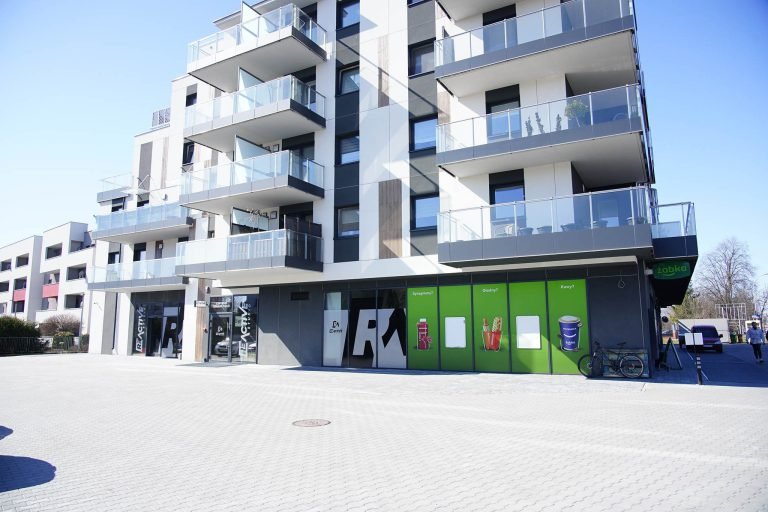 Realizacja PRO-INVEST - montaz okien, drzwi i fasad aluminiowych nr 19